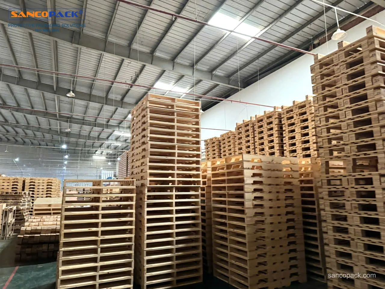 Kho pallet gỗ thành phẩm trong thư viện ảnh Sancopack