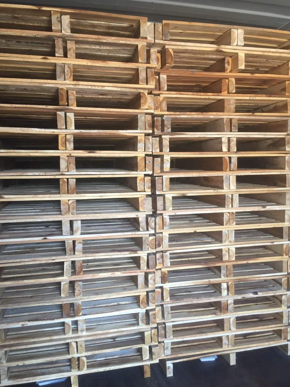 pallet gỗ trầm (16)