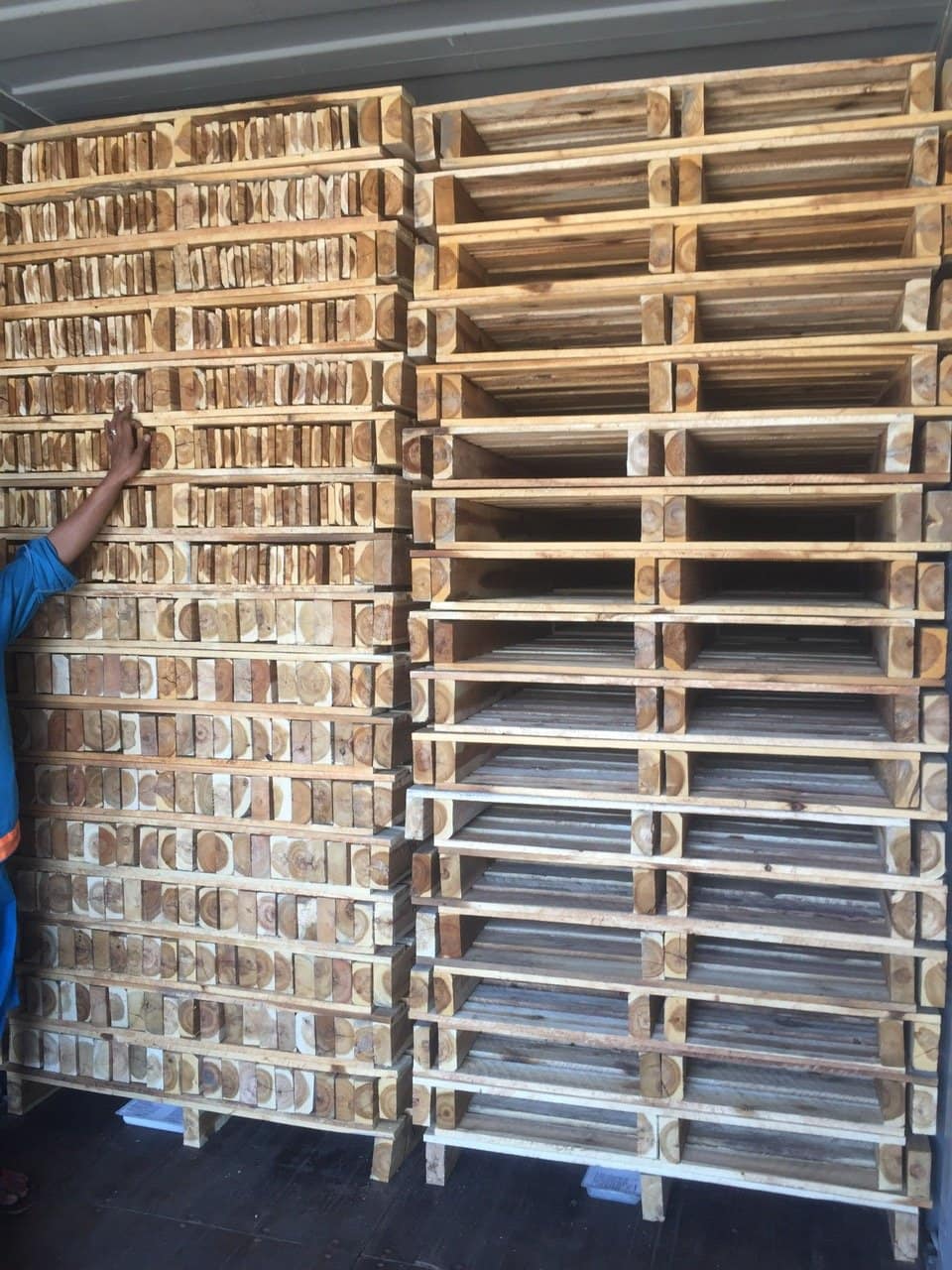 pallet gỗ trầm (18)